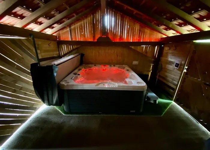 L\'Appartement Du Faye Avec Jacuzzi Prive