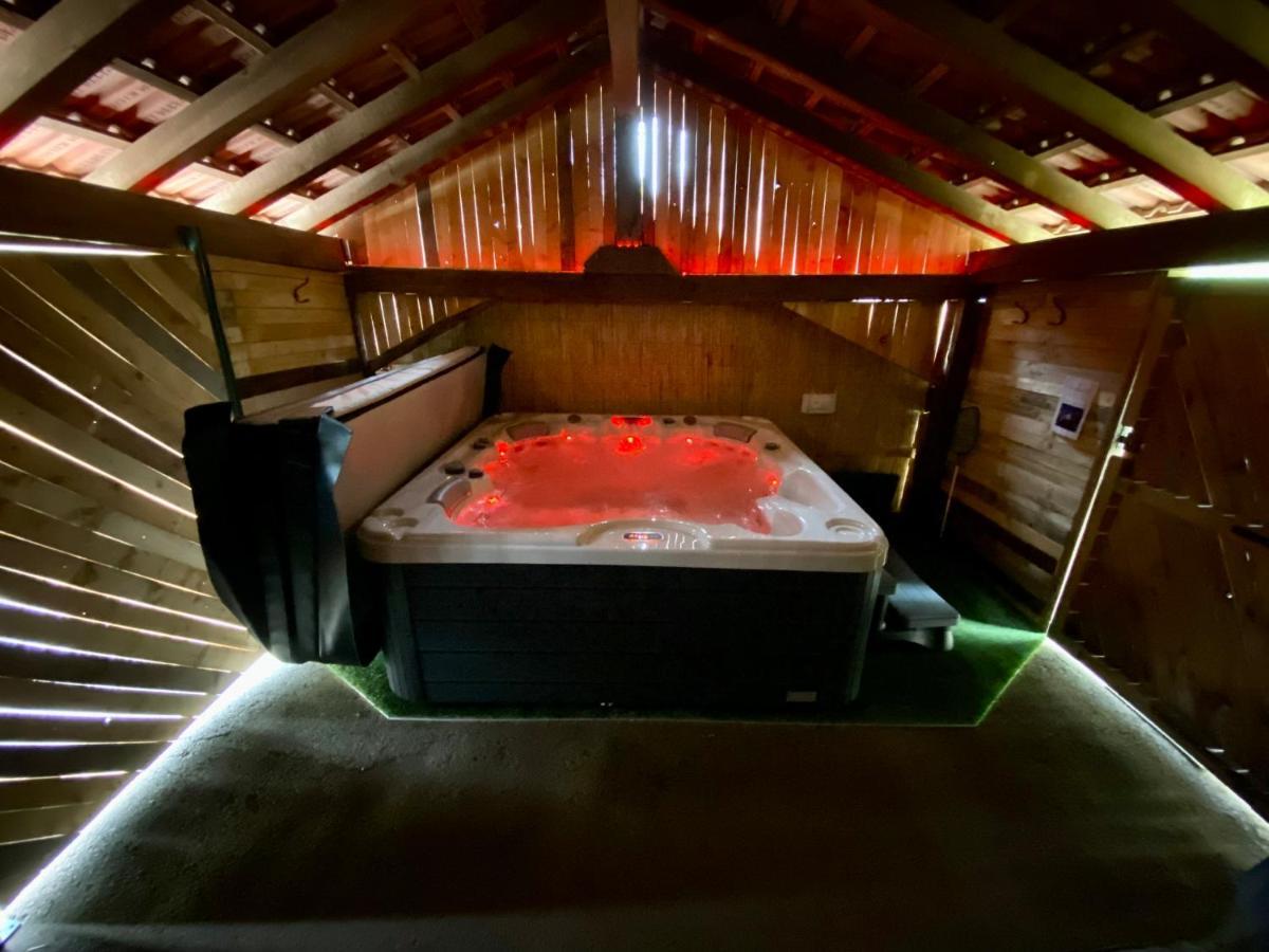 Appartement Du Faye Avec Jacuzzi Prive Etueffont