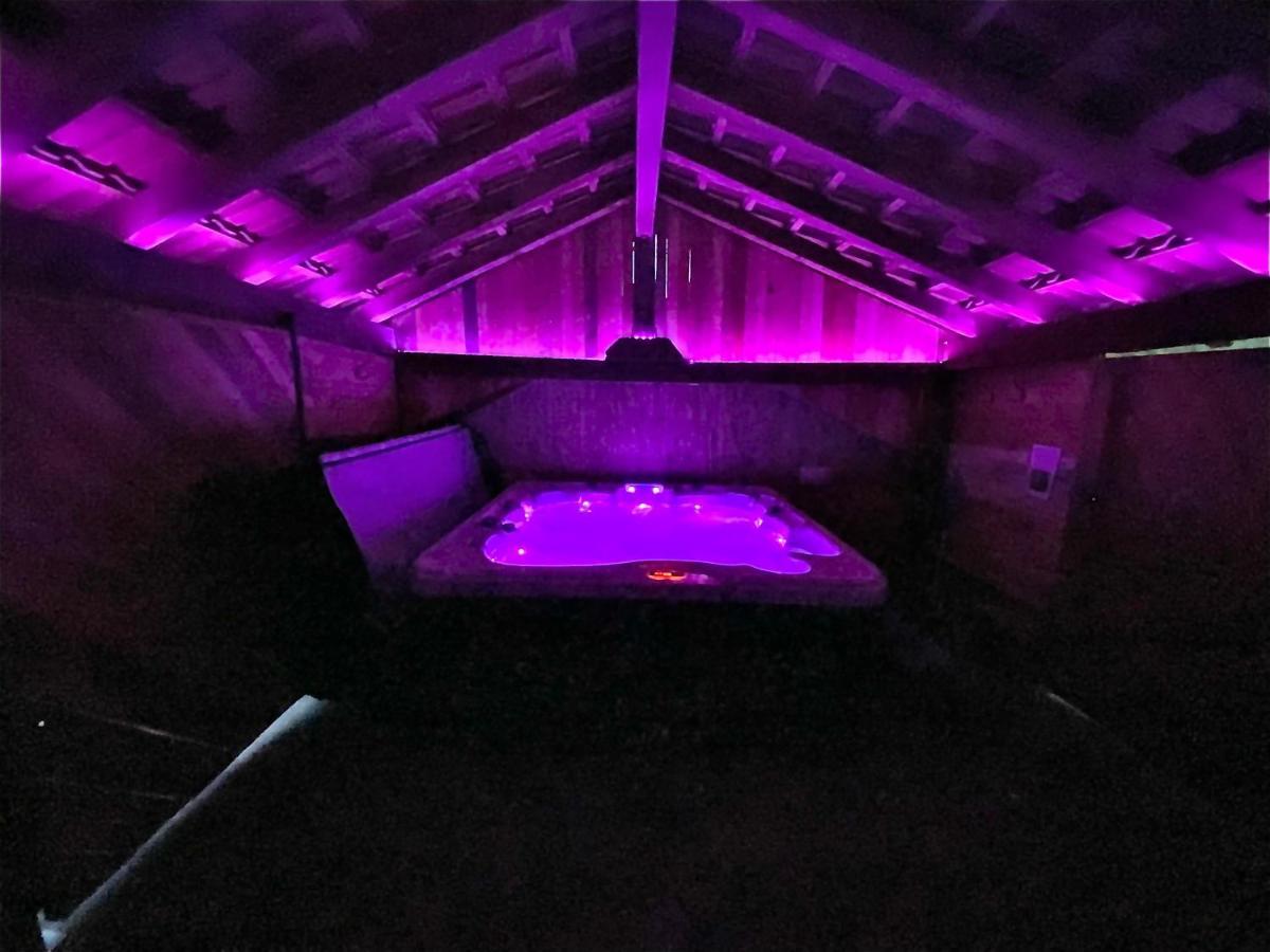 Du Faye Avec Jacuzzi Prive * Etueffont
