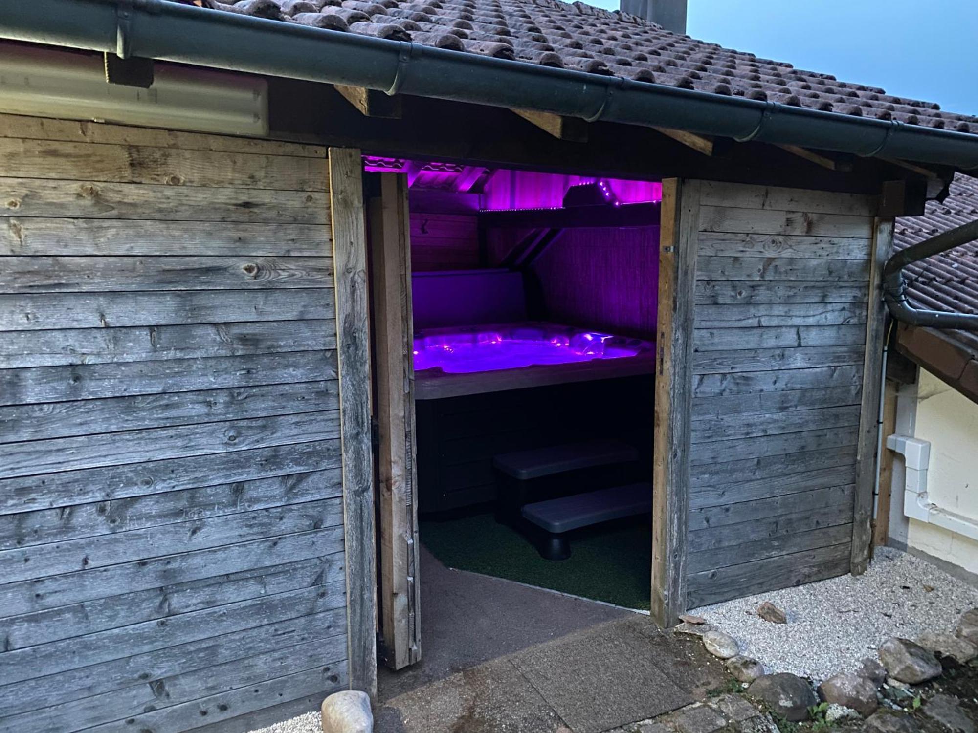 Du Faye Avec Jacuzzi Prive Appartement *