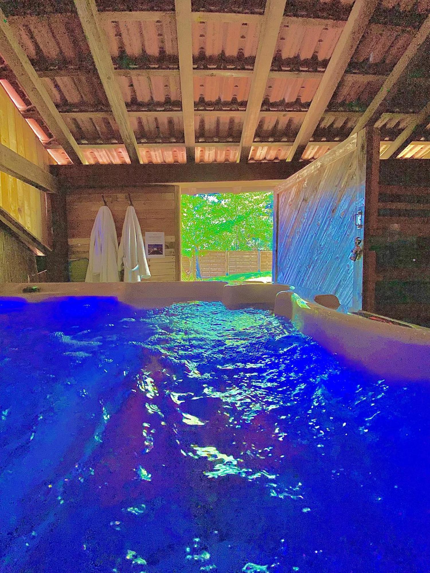 Du Faye Avec Jacuzzi Prive Apartment